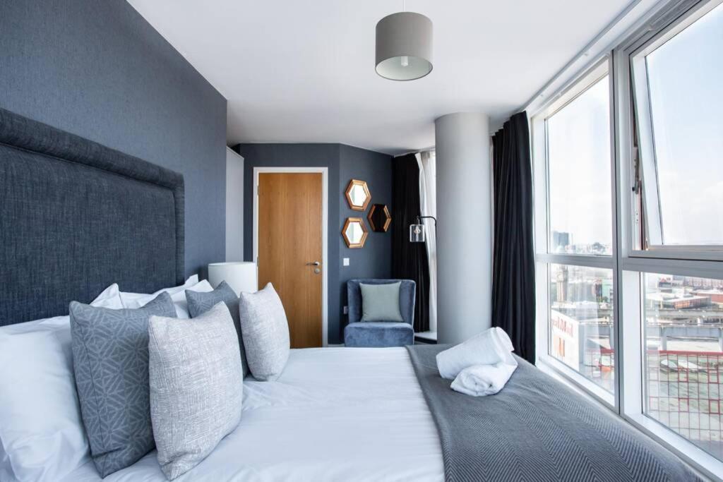 Titanic & City Views, Ultra Luxury City Parking Belfast Exterior foto